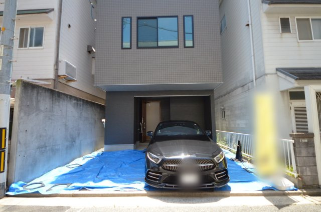 吉島西二丁目の駐車場|日赤病院前電停徒歩16分の平地です
駐車は2台可能です