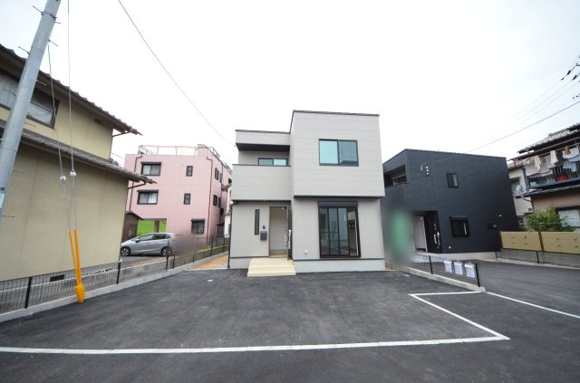 西原二丁目の外観|AL祇園新橋北駅徒歩7分
駐車は2台可能です