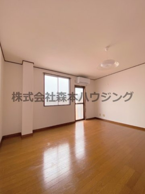 【洋室】 | 　グリーンプラザ | 広々とした洋室です