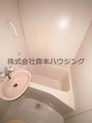 【浴室】 | 　グリーンプラザ | 落ち着いた空間のお風呂です