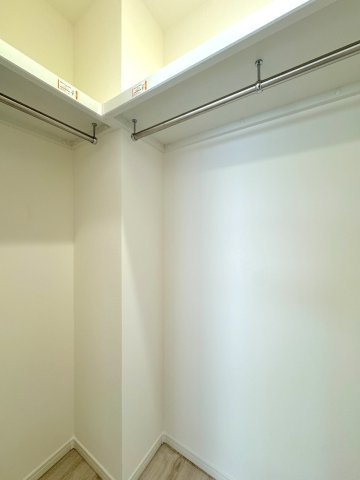 ベルドゥムール草加中央東の収納|ウォークインクローゼット
