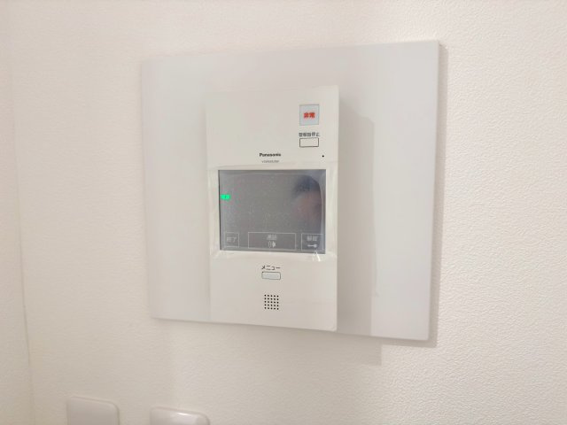 ベルドゥムール草加中央東のセキュリティ|TVモニター付きインターホン