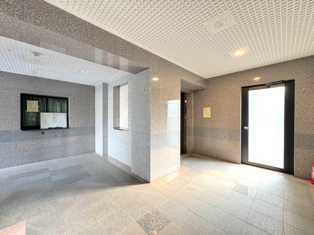 ベルドゥムール草加中央東のエントランス|エントランスホール