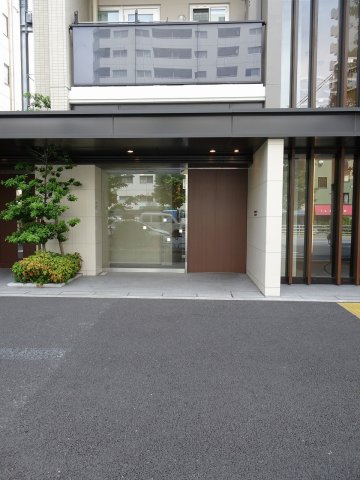 ブランシエスタ白山のエントランス