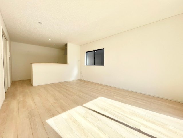 【居間・リビング】 | 香取市野田第１０-１期４号棟 | 施工例　即日のご見学も可能です。お気軽に0476-37-3888までお問合せ下さい。