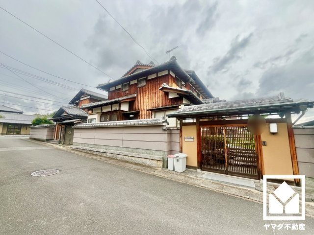 伏見区深草大亀谷安信町の外観