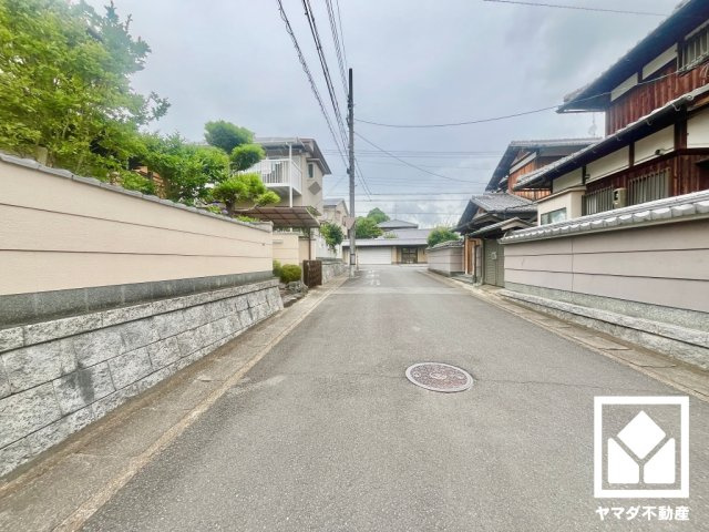 伏見区深草大亀谷安信町の前面道路含む現地写真