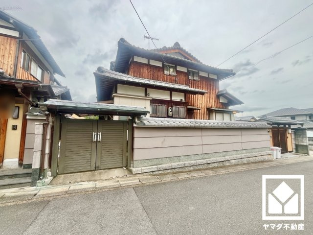 伏見区深草大亀谷安信町の外観