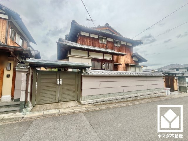 伏見区深草大亀谷安信町の外観