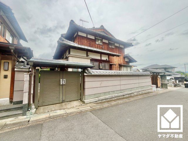 伏見区深草大亀谷安信町の外観