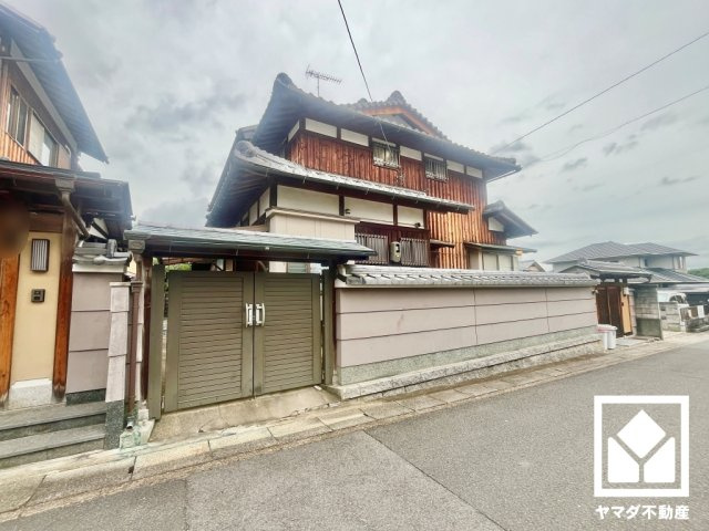 伏見区深草大亀谷安信町の外観
