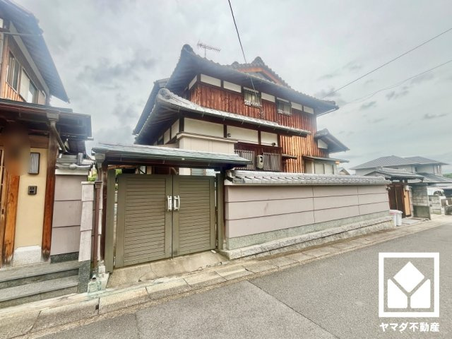 伏見区深草大亀谷安信町の外観