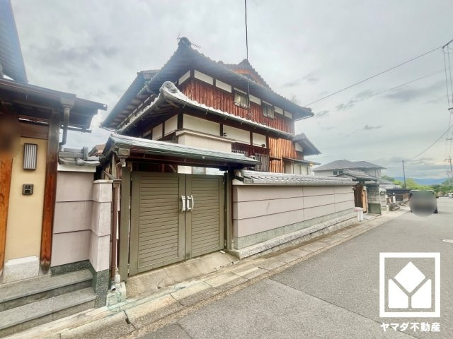 伏見区深草大亀谷安信町の外観