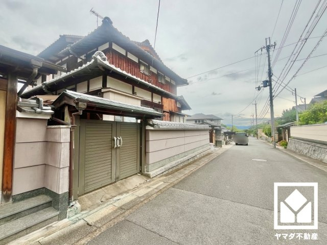 伏見区深草大亀谷安信町の外観