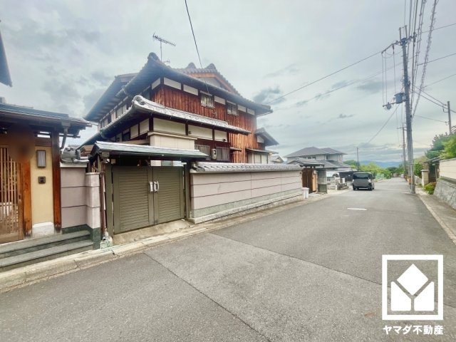 伏見区深草大亀谷安信町の外観
