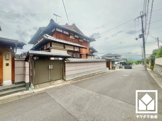 伏見区深草大亀谷安信町の外観