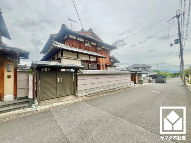伏見区深草大亀谷安信町の外観