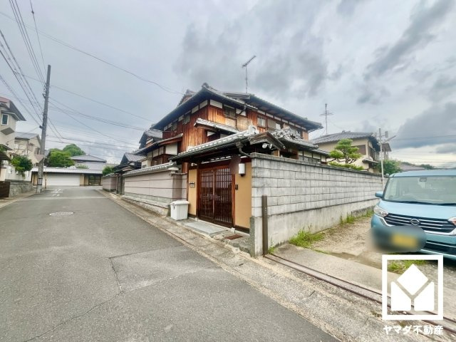 伏見区深草大亀谷安信町の外観