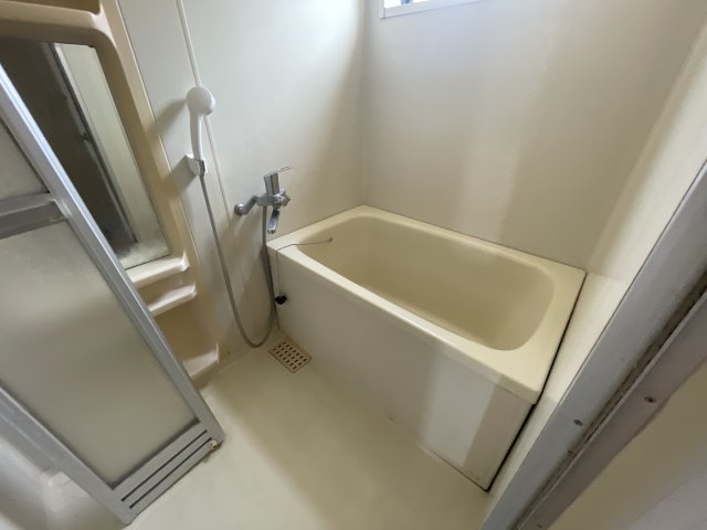 ヴィラ北鈴蘭の浴室
