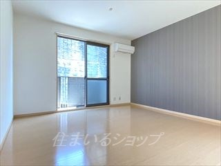 ディアコート壱番館の居間・リビング|エアコン付き