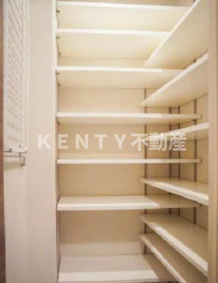 【玄関】 | イニシアイオ武蔵小山 | シンプルで使いやすい玄関です