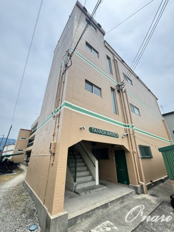 山田マンションの外観