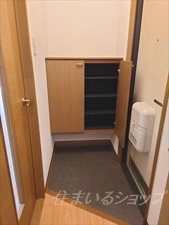 メゾン清水Ⅱの玄関|シューズボックス