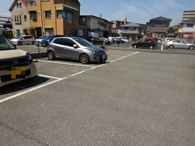 バリュージュ西島Ｂの駐車場