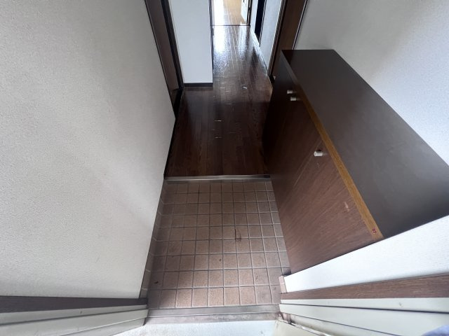 ユートピア魚住の玄関