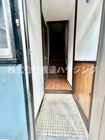 尼崎中在家町一戸建の玄関