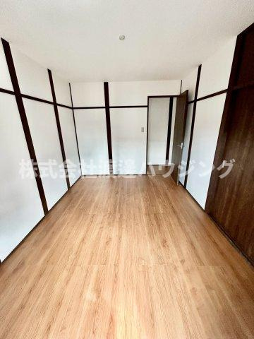 尼崎中在家町一戸建の寝室