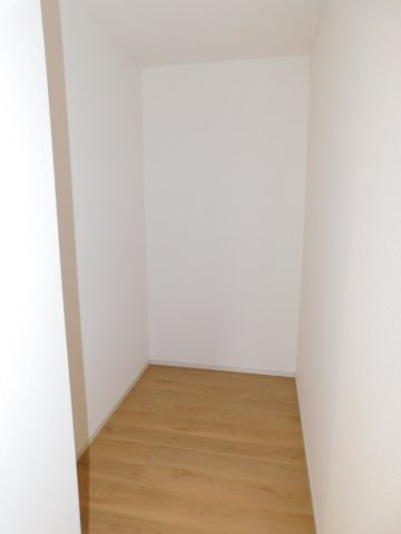 名古屋市北区西志賀町１丁目の新築一戸建の収納|◇ウォークインクローゼット◇　　大きな荷物が片付く大容量収納♪