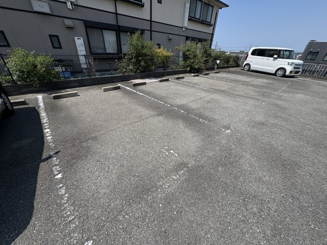 サンビレッジ竹内D棟の駐車場