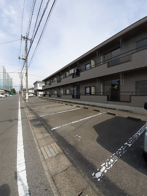 コンフレール　サンパティの駐車場