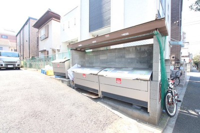 敷地内にごみ置場ございます☆