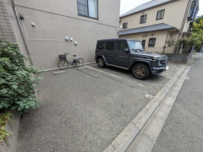 ★敷地内駐車場★（空き状況・使用料等詳細はご確認下さい）