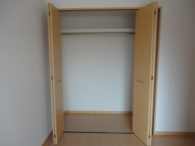 サニーヒルズの収納|洋室収納（同系）（イメージ）