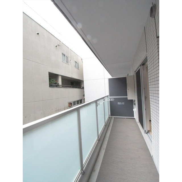 ＧＥＮＯＶＩＡ本所吾妻橋ｓｋｙｇａｒｄｅｎのバルコニー