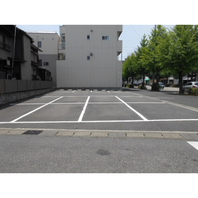 岐阜市光明町１丁目の駐車場の外観