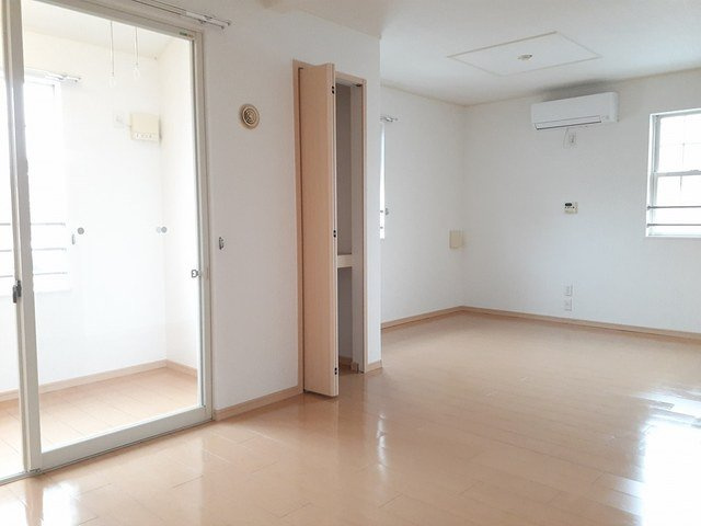 スパシアス　Ｗの居間・リビング|使いやすい居間です