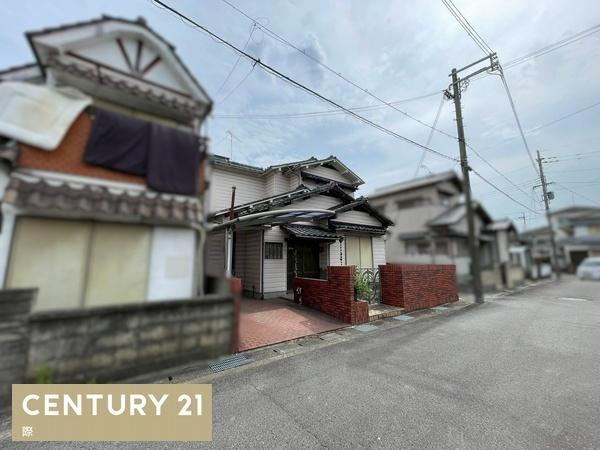 紀の川市古和田　中古戸建の前面道路含む現地写真