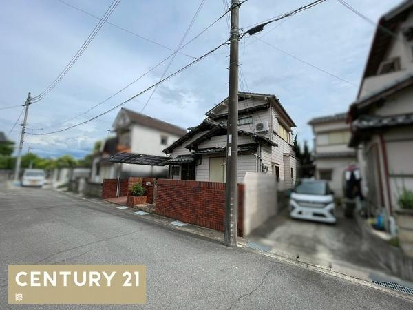 紀の川市古和田　中古戸建の前面道路含む現地写真