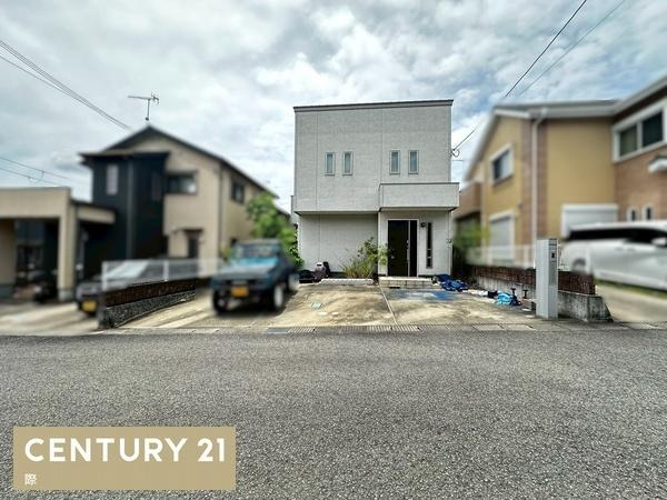 岩出市桜台　中古戸建の前面道路含む現地写真