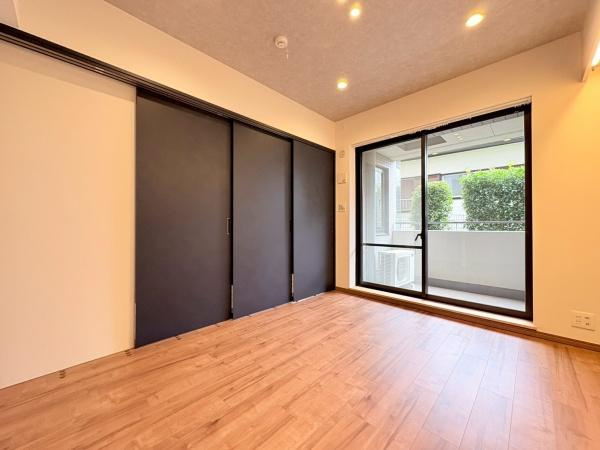 たまプラーザパークホームズの洋室|引き戸を閉めればお子様部屋やリモートワーク部屋としてお使いいただけます。