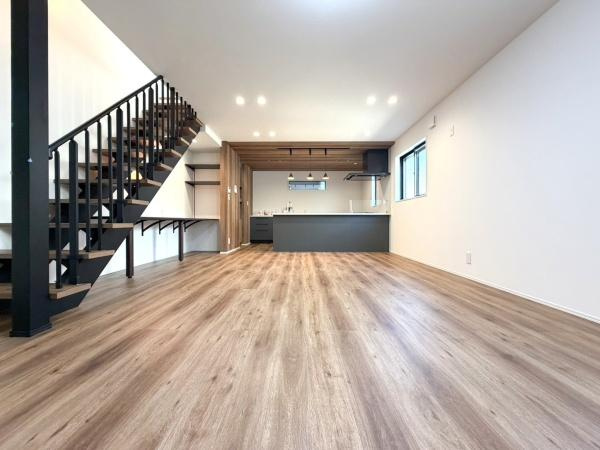 横浜市泉区上飯田町の新築一戸建の居間・リビング