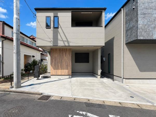 横浜市泉区上飯田町の新築一戸建の前面道路含む現地写真