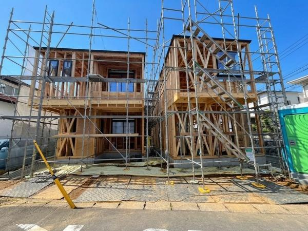 横浜市泉区上飯田町の新築一戸建の前面道路含む現地写真