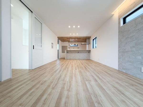 横浜市泉区上飯田町の新築一戸建の居間・リビング