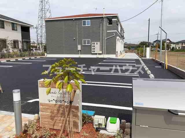 グランソレイユ　Ｕの駐車場|カースペースがあります