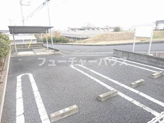 レジダンス・ヴィオレットⅡの駐車場|駐車場完備です